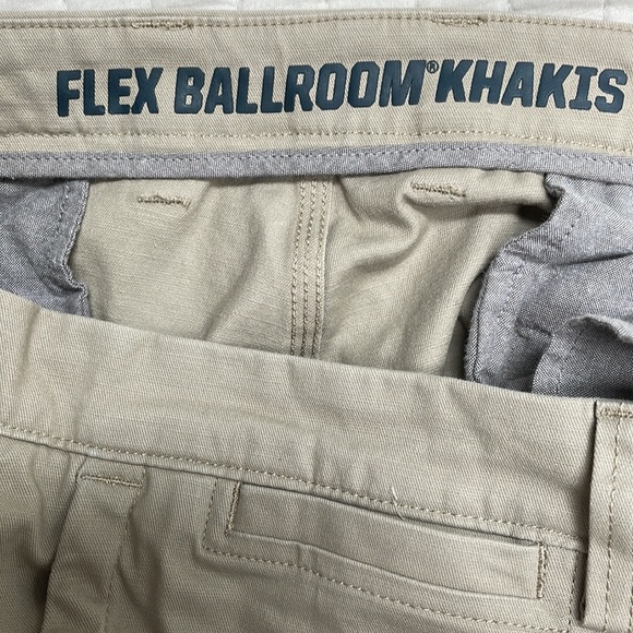Men’s Duluth Trading Relaxed Fit Flex Ballroom Khakis 44 x 30 - Picture 6 of 8